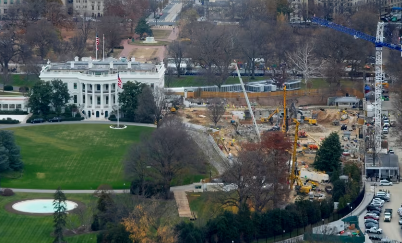 Трамп особисто підбирає мармур для нової бальної зали Білого дому Трамп особисто підбирає мармур для нової бальної зали Білого дому